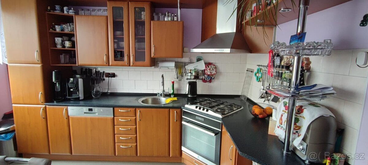 Kuchyňská linka se spotřebiči za 5 000,-