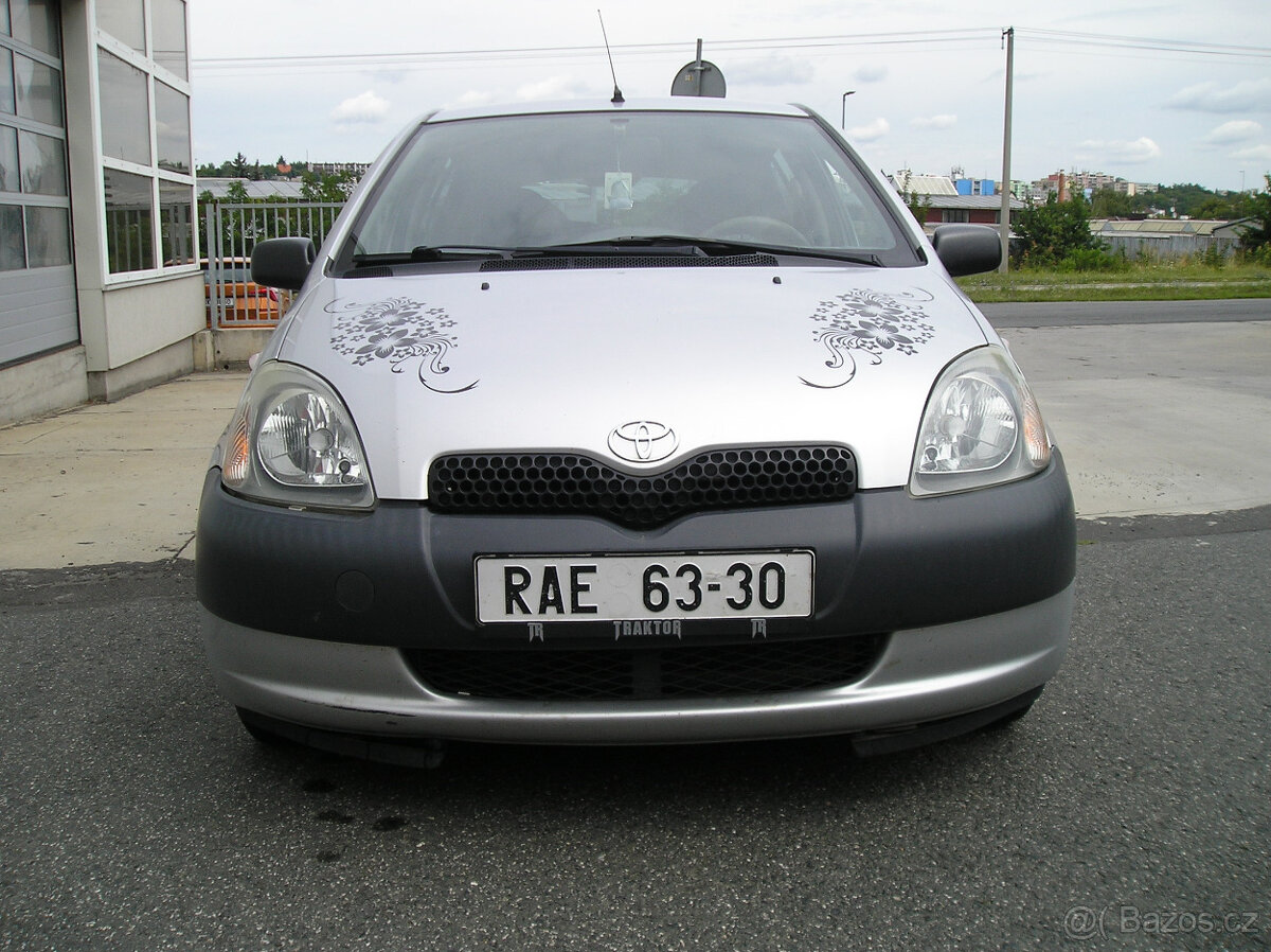 TOYOTA YARIS 1.0 VVTi 50KW RV-2002