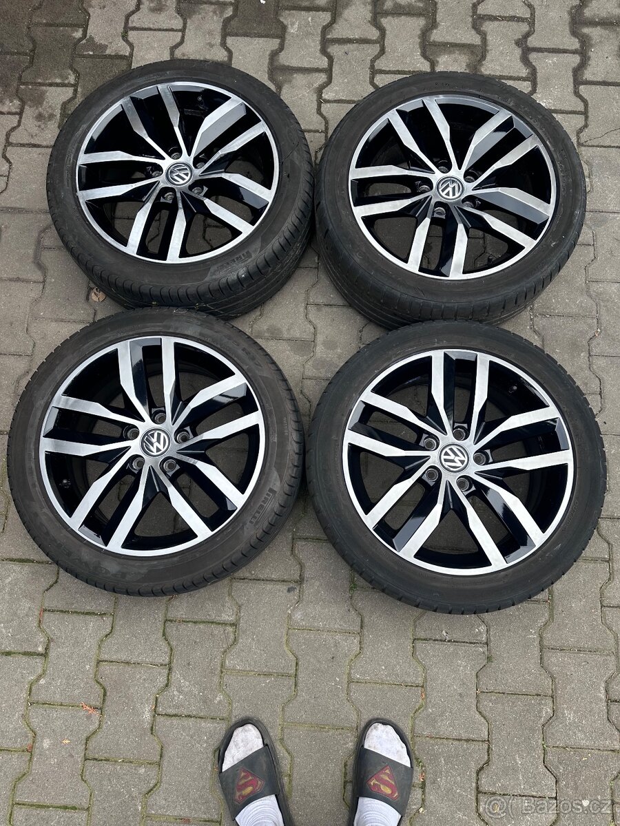 Letní originál sada alu VW Phoenix Golf 7 - R17