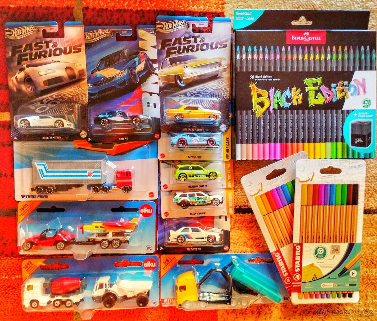12x hot wheels a siku autíčka, pastelky, linery