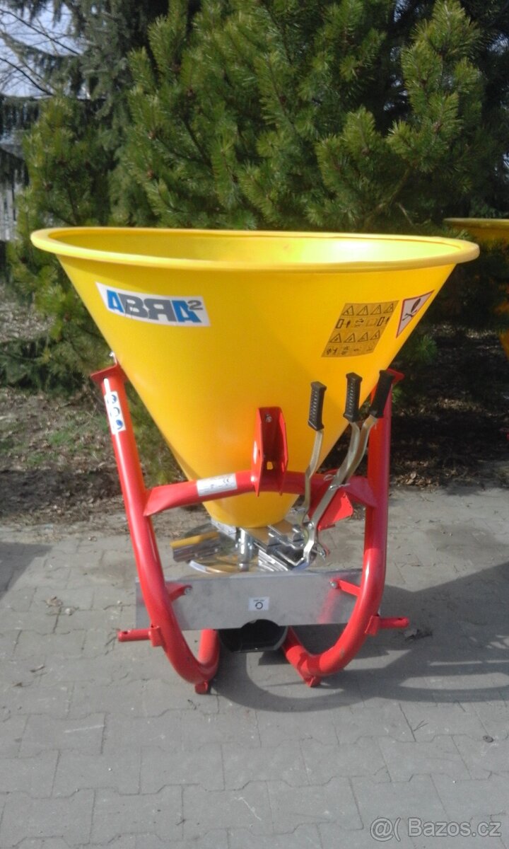 Rozmetadlo plastové Abra 500 litrů