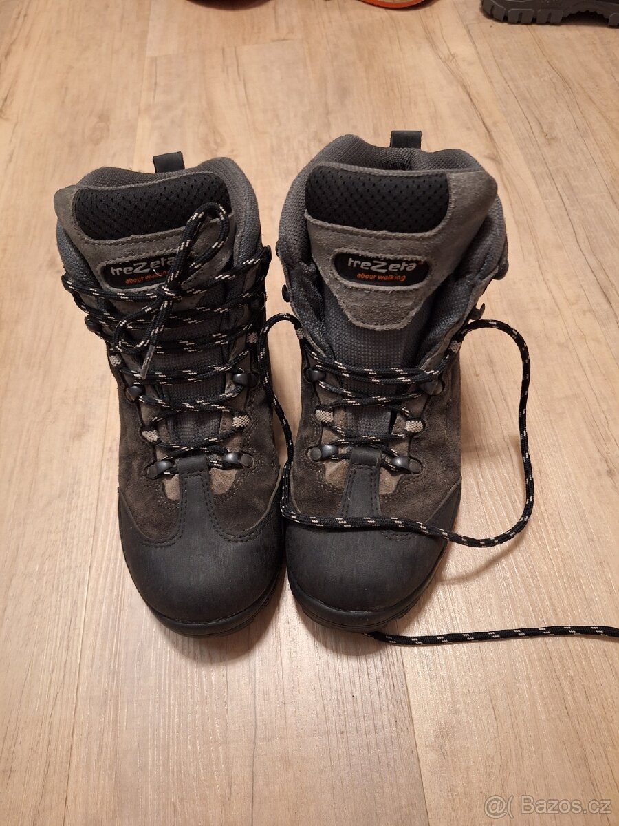 Pevné trekové boty GoreTex, vel. 38