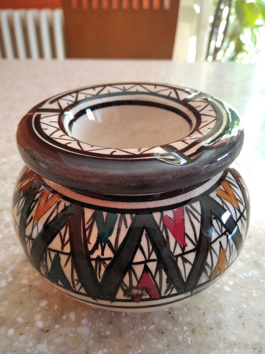 ATYPICKÝ POPELNÍK - nepoužitý.