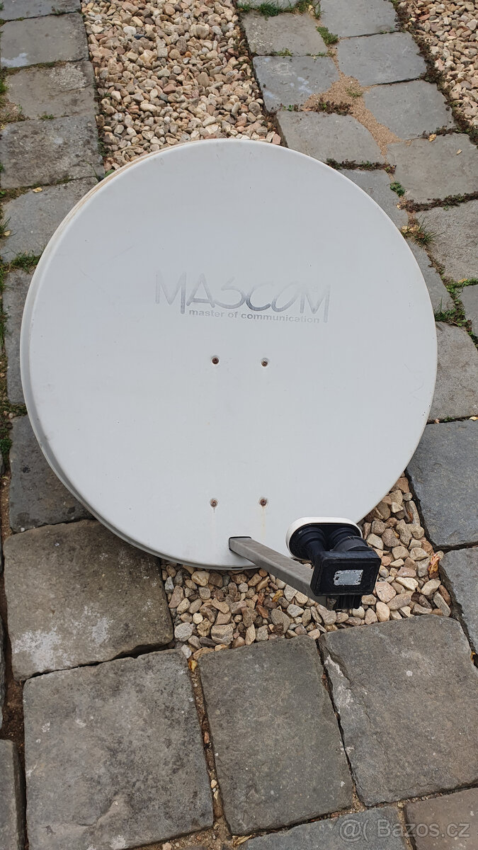 Satelitní anténa a přijímač