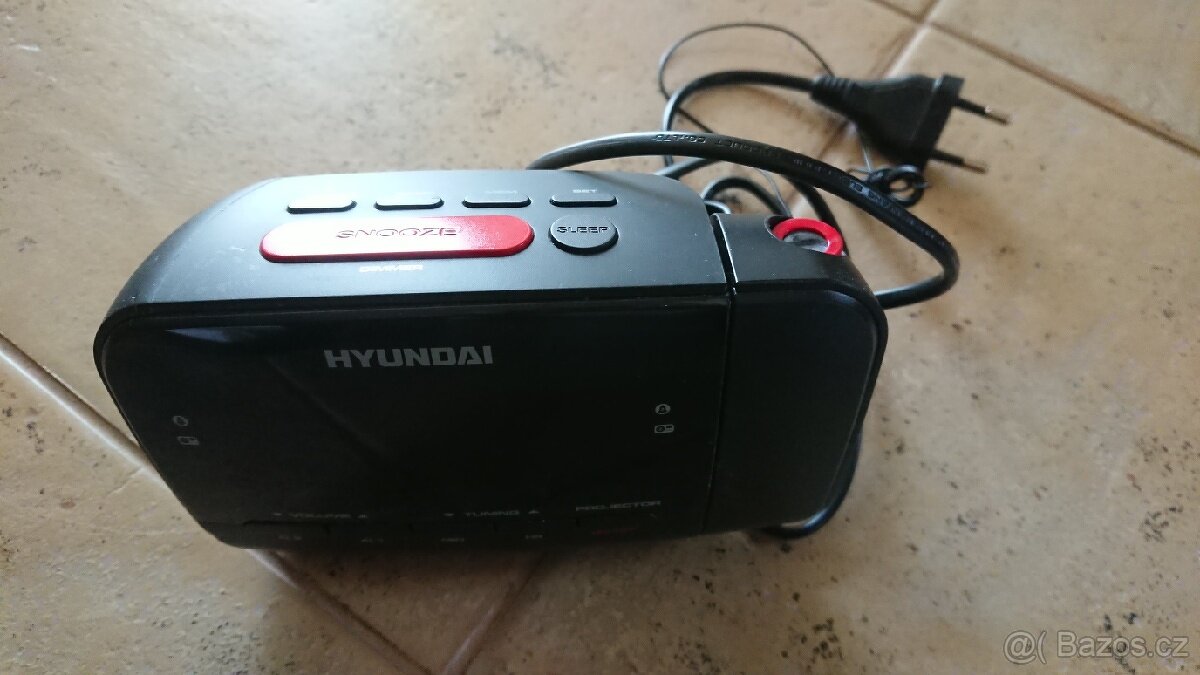 Hyundai radiobudík černý rac 481