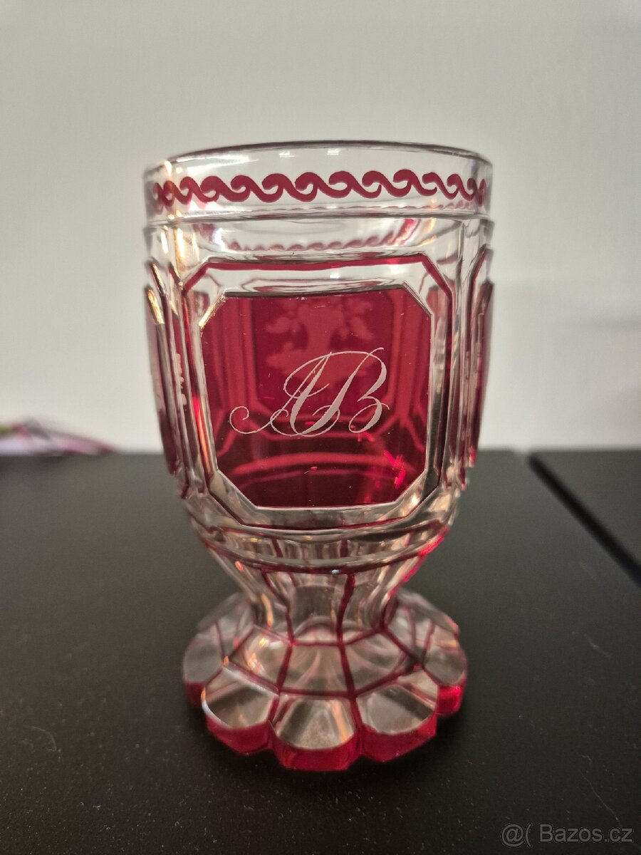 Starožitná sklenice