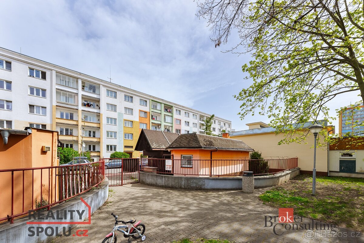 Pronájem, komerční/obchodní prostory, 58 m2, Dr. E. Beneše 8