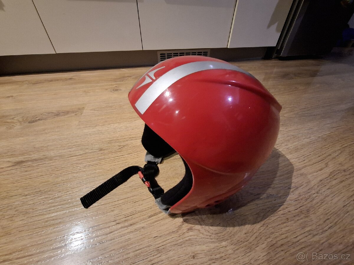 Lyžařská helma dětská