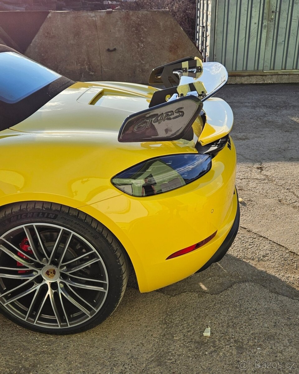 Zadní křídlo spoiler