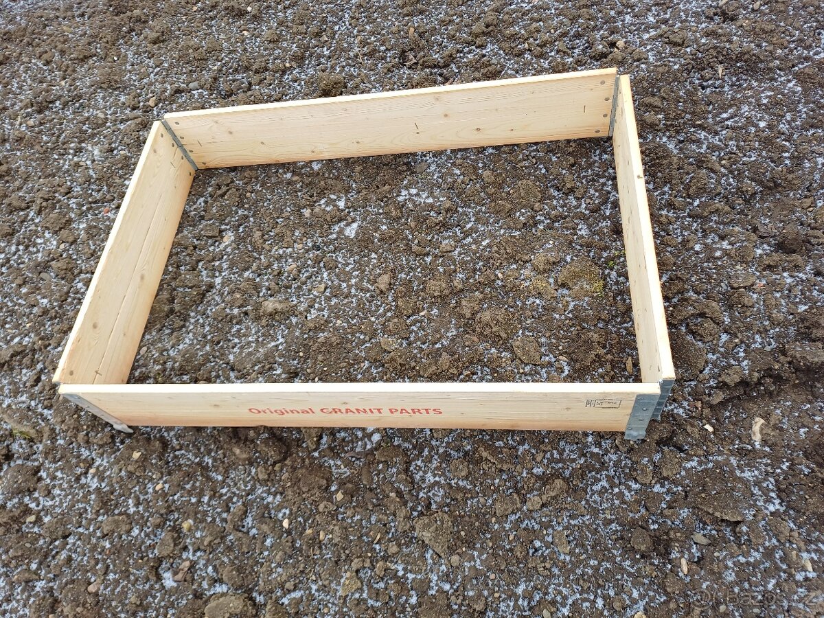 Ohradky na vyvýšený záhon.