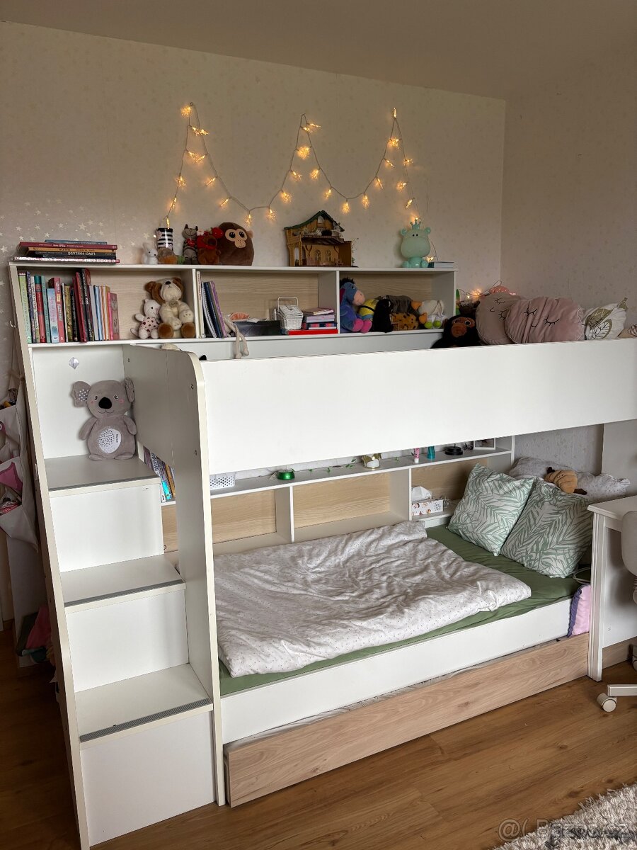 Dětská patrová postel až pro 3 děti