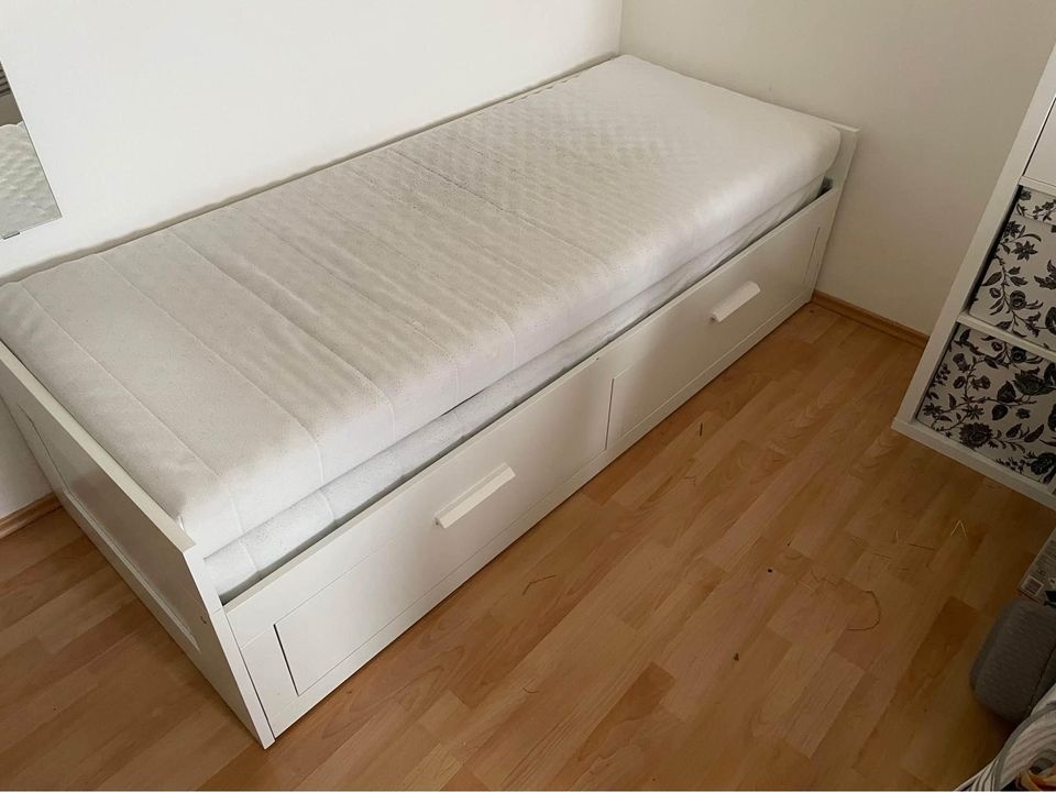 Ikea rozkládací postel
