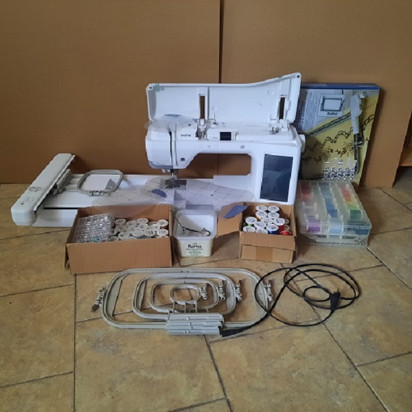 Prodám vyšívací Brother V3 + velké příslušenství