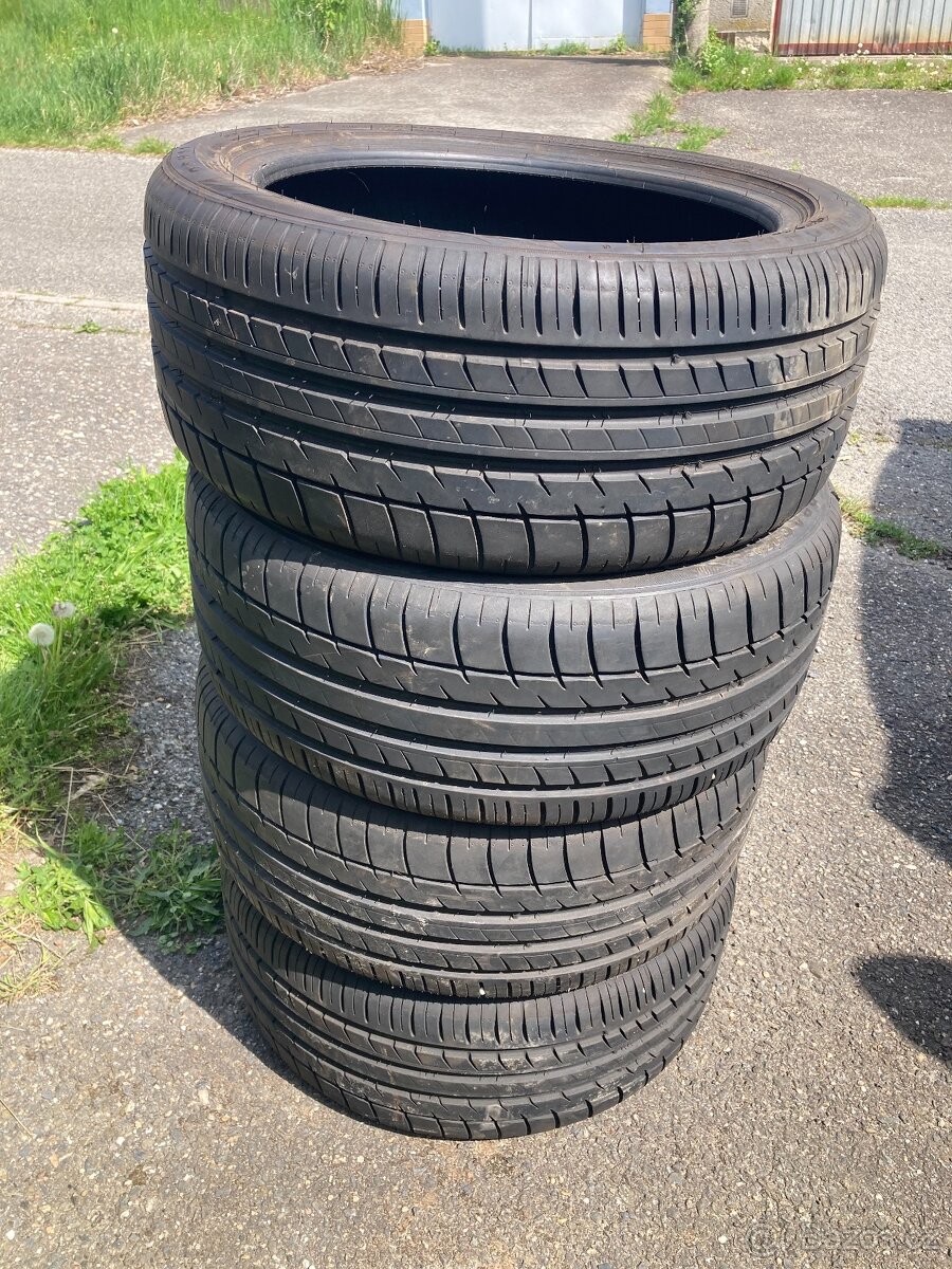Pneu R17