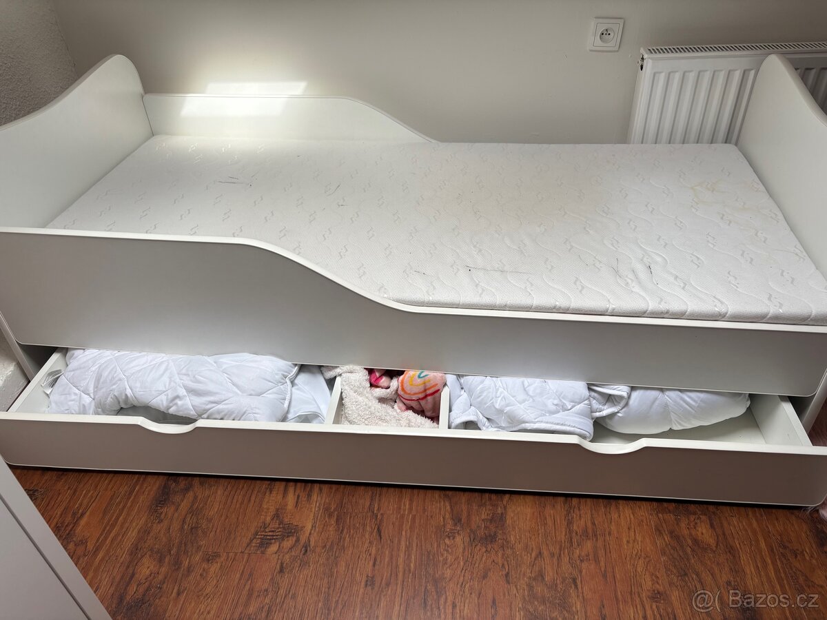 Dětská postel s úložným prostorem