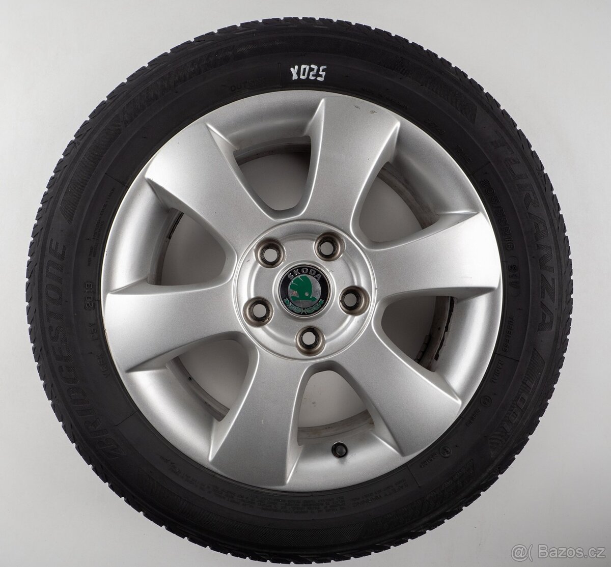 Škoda Octavia - Originání 16" alu kola - Letní pneu