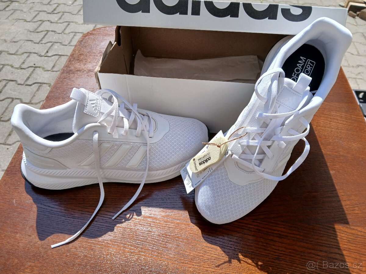 Nové tenisky Adidas 44