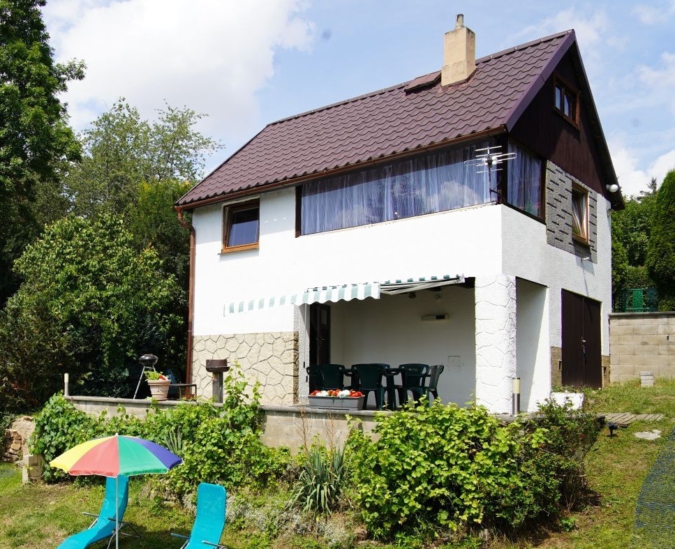Chata - přehrada Hracholusky (19 km Plzeň)