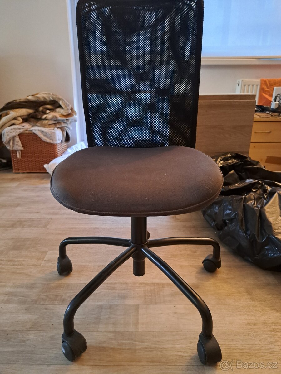 Židle k psacímu stolu