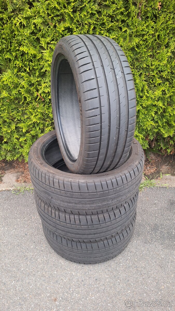 Letni pneu 225/45 R19 Michelin Pilot Sport 4