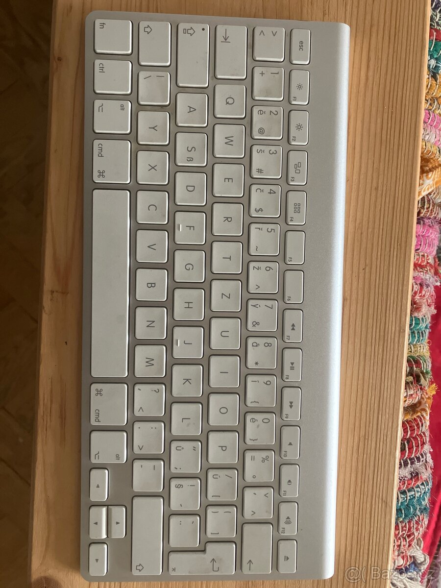 Klavesnice apple bezdrátová