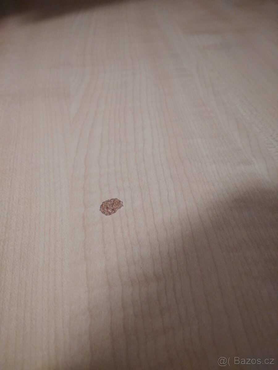 Rohový psací stůl