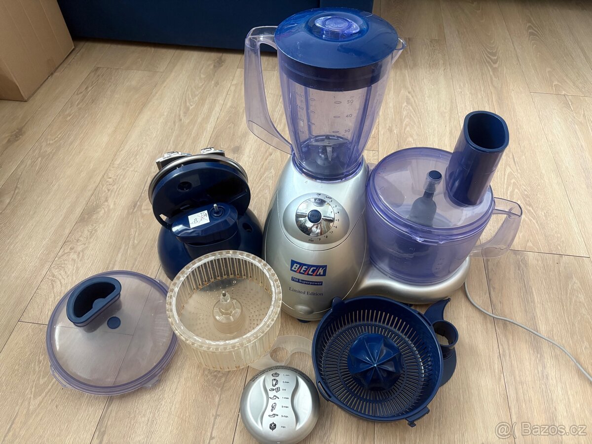 Kuchyňský multifunkční robot