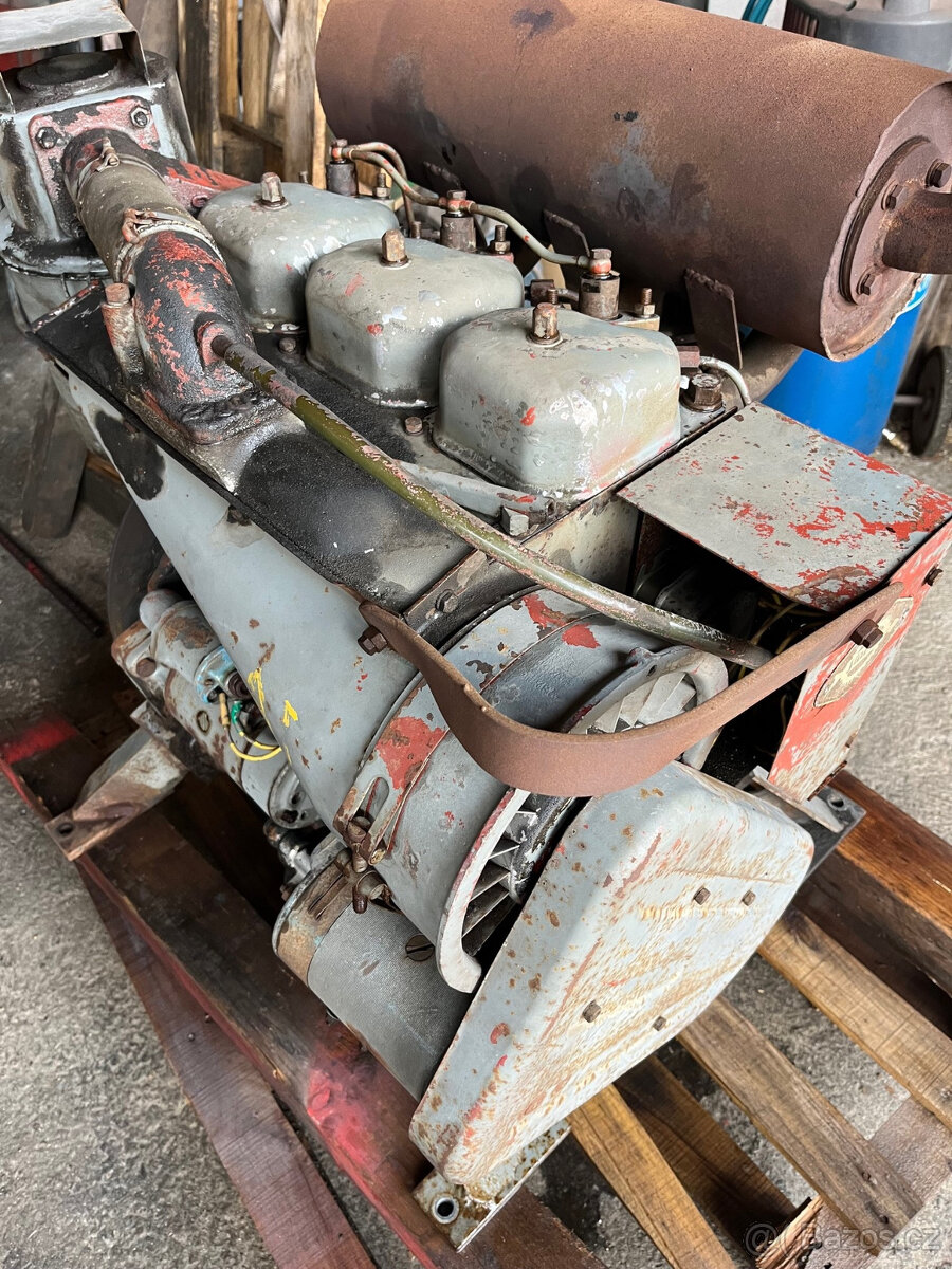 Komplení, funkční motor Slávia