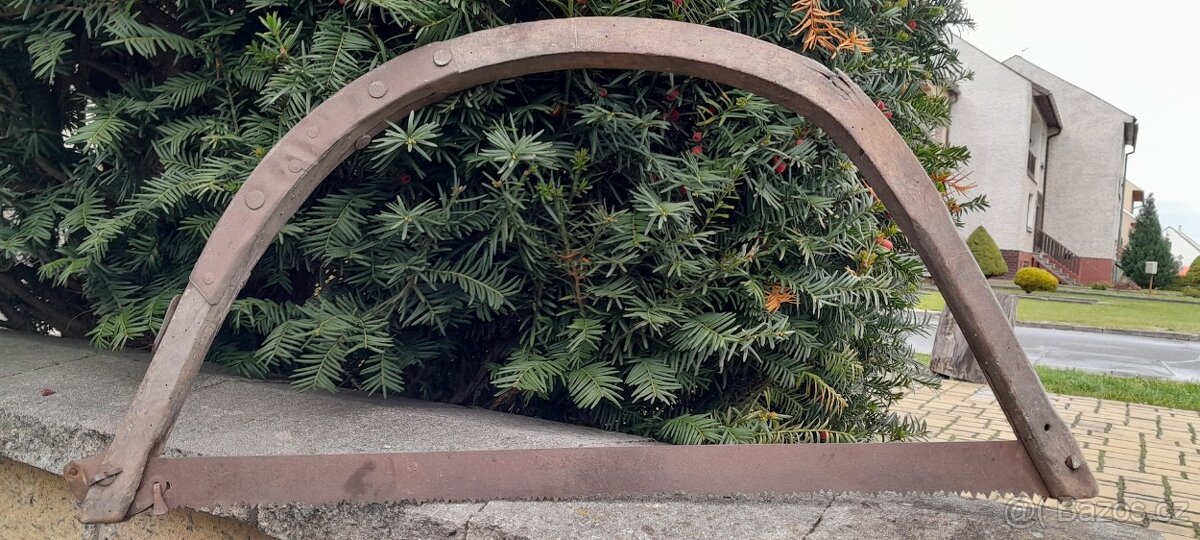 Historická dřevěná ruční pila