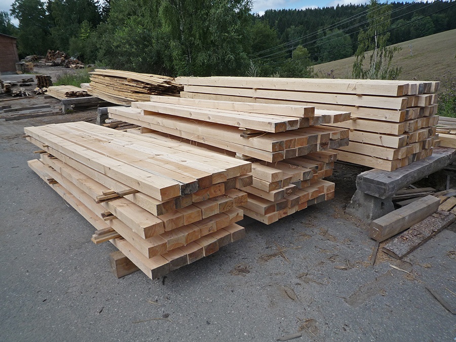 nabízim zhotovení řeziva na stavby, střechy pergoly