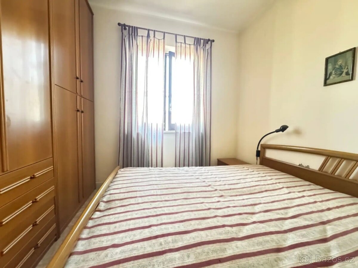 Sicílie, byt 3+1, 50 m2, zahrada 60 m2, v rezidenci, Furnari