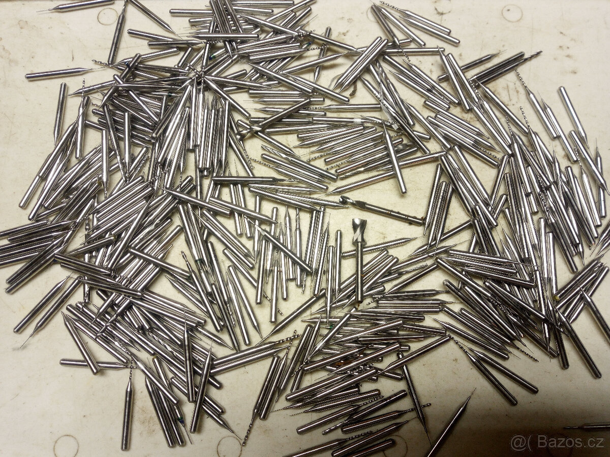 Mikro vrtáky, frézy 380ks