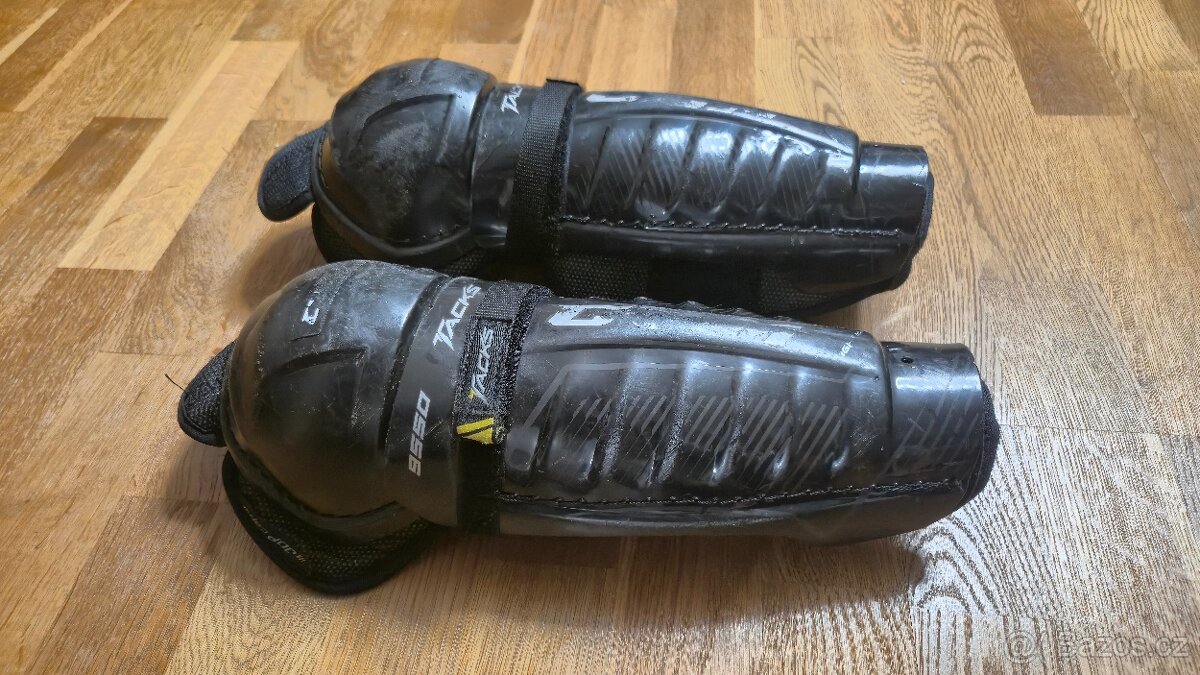 Holenní chrániče CCM TACKS 9550 na výšku 142-152cm