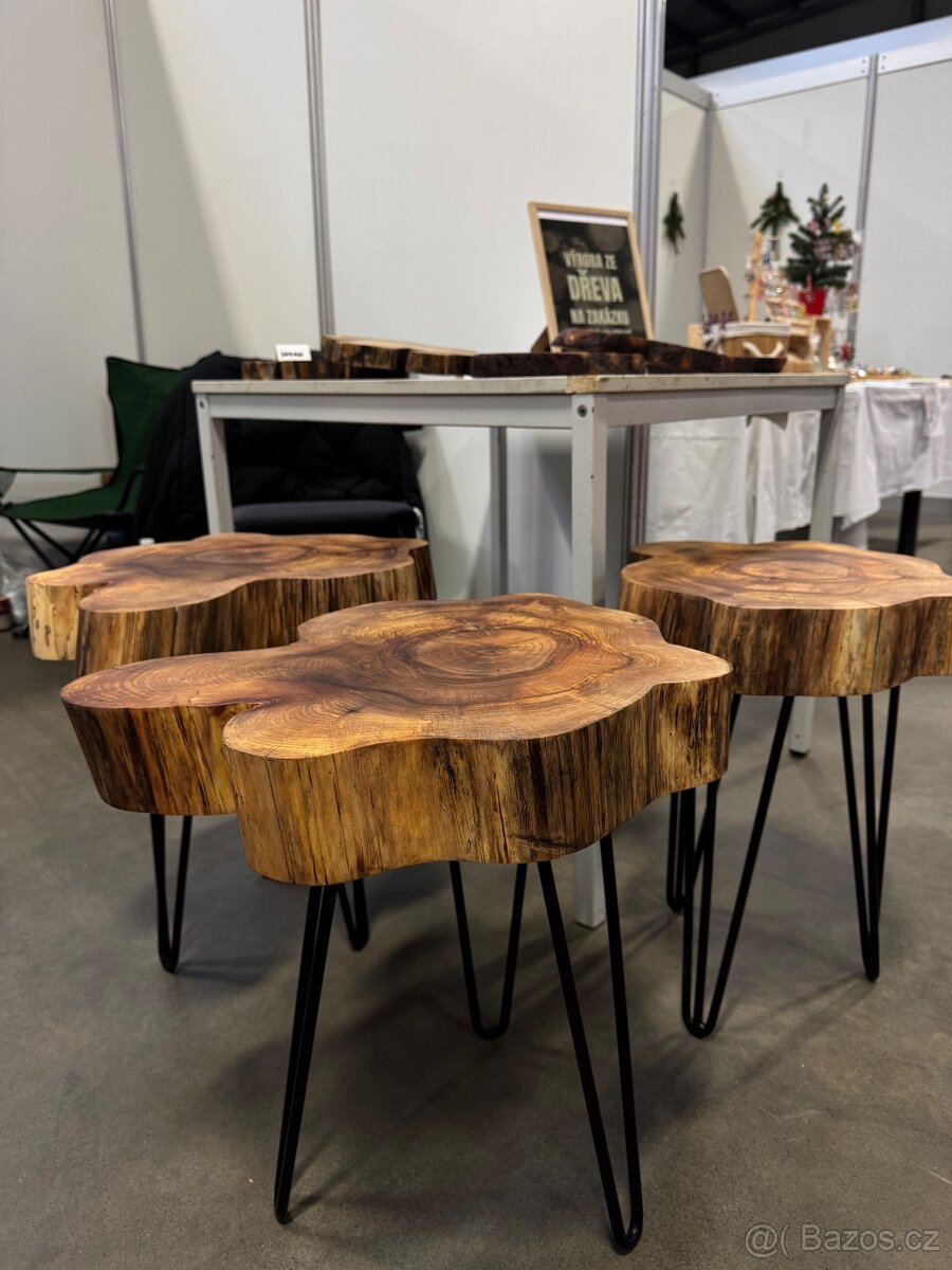 Konferenční stolek z masivu