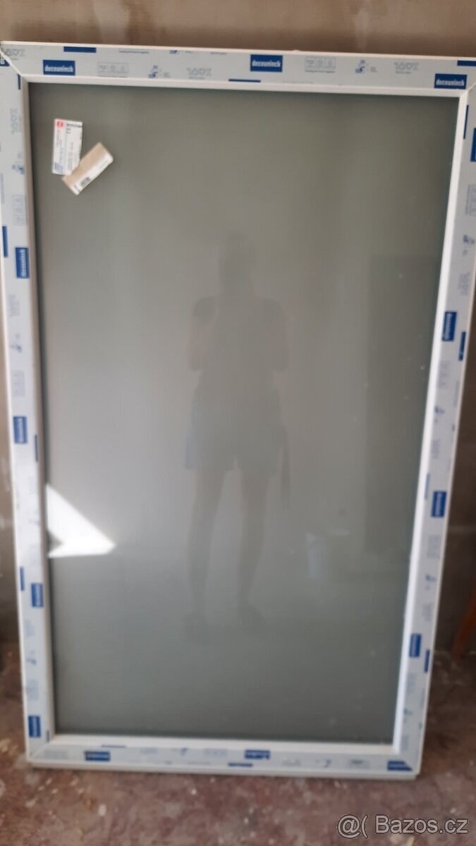 Tvrzené nerozbitné a neoteviratelné okno