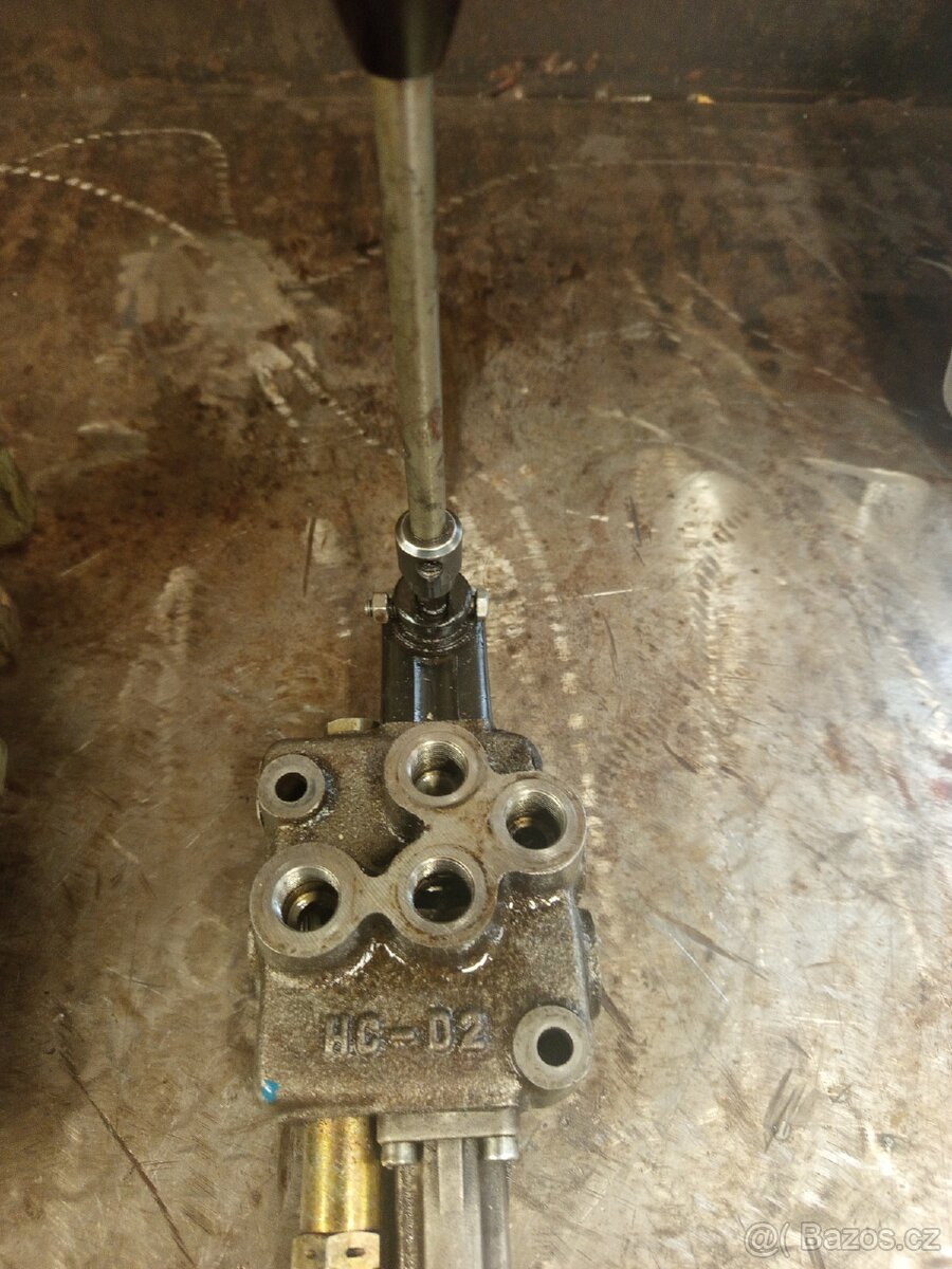 Hydraulický rozvaděč