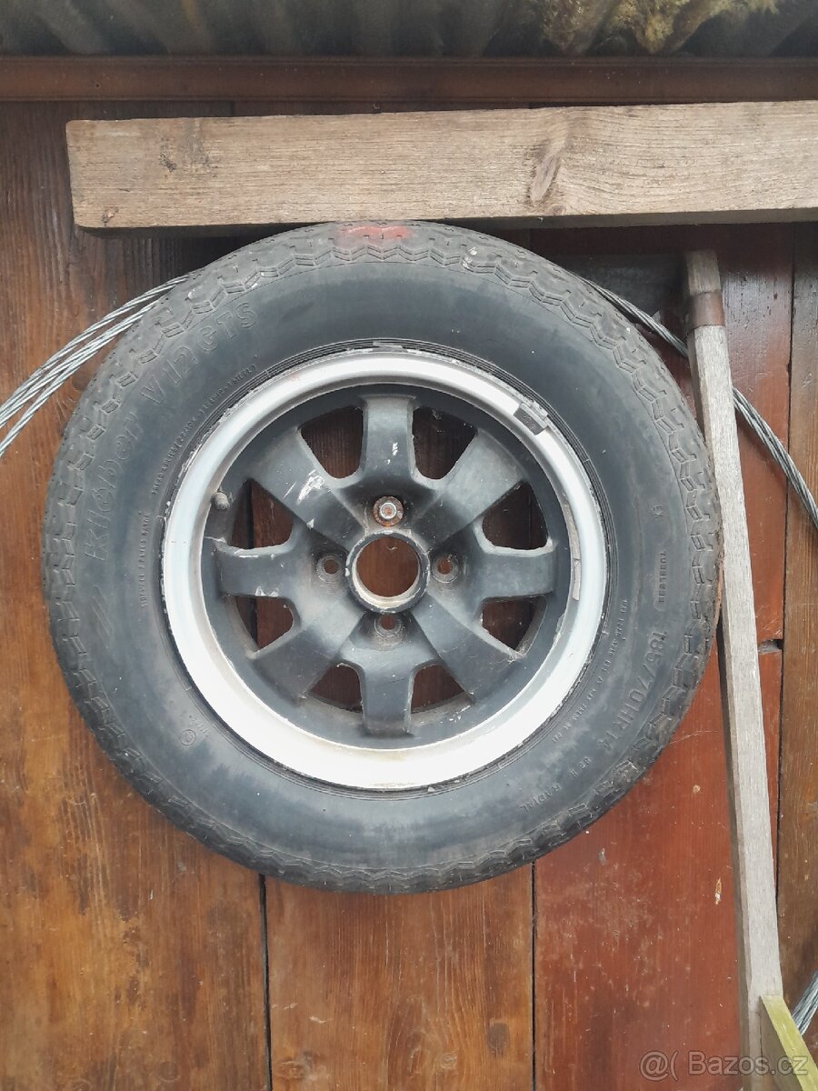 Porsche 924 kolo