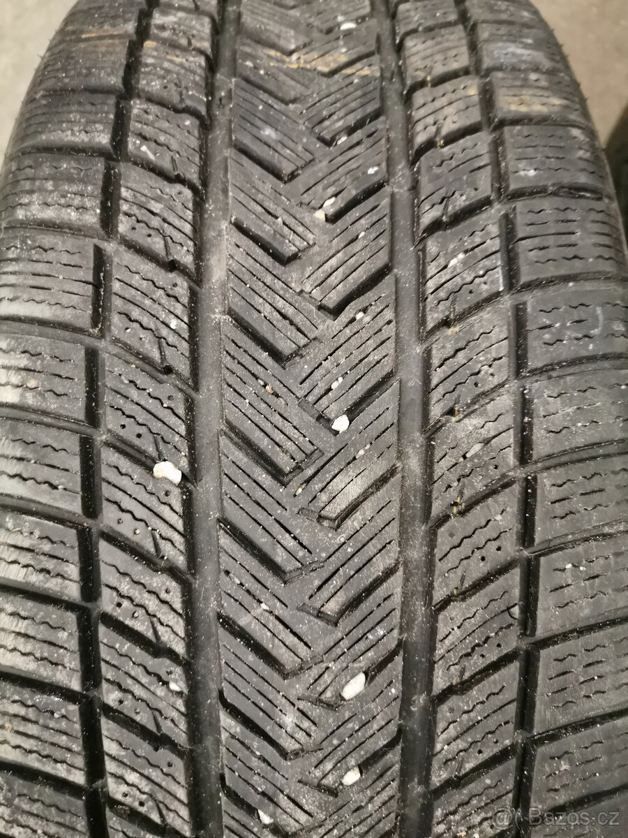 225/45/18 Gripmax
