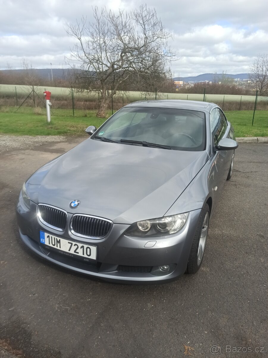 E93