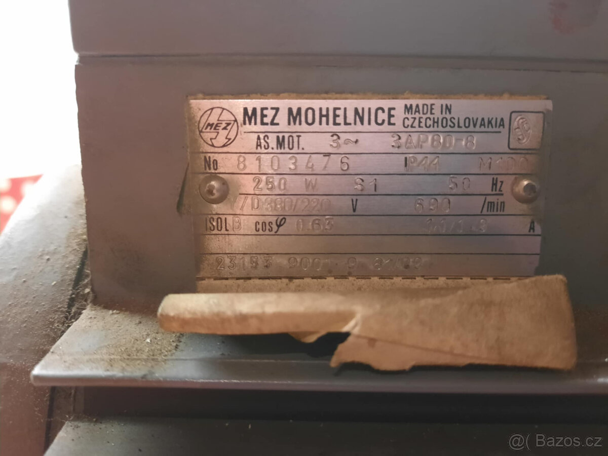 motor 3-fazovy 250W staršiho typu ale nikdy NEPOUŽITY cena 4
