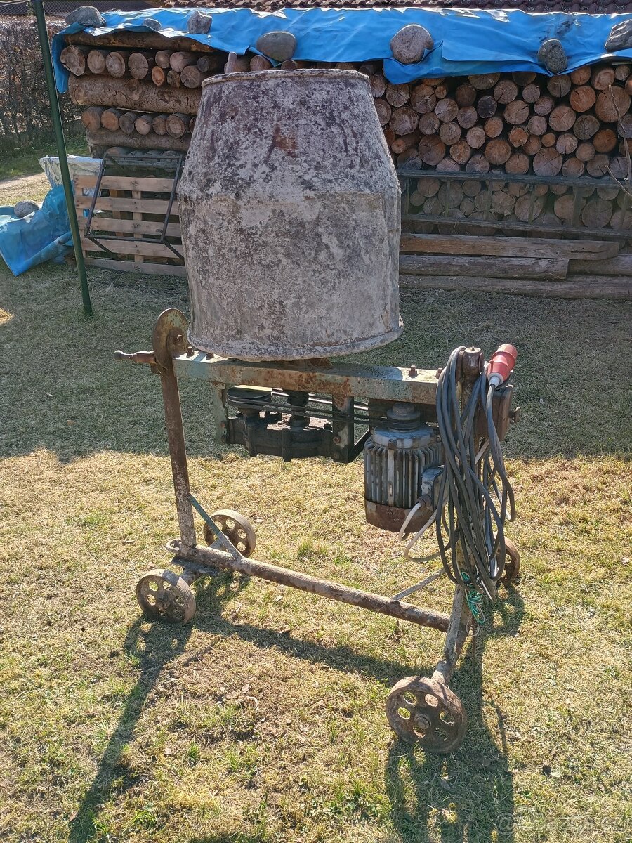 MÍCHAČKA STARŠÍ NA 380 V
