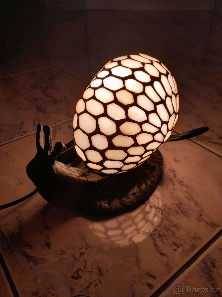 Lampička, lampa Tiffany šnek