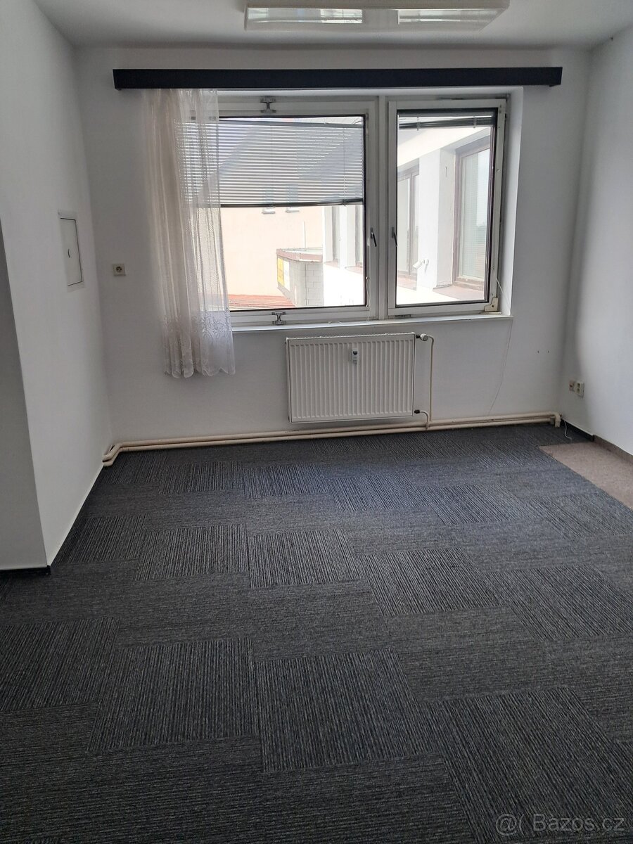 Pronájem, Kanceláře, 14m2 - Skuteč - Husova ul.