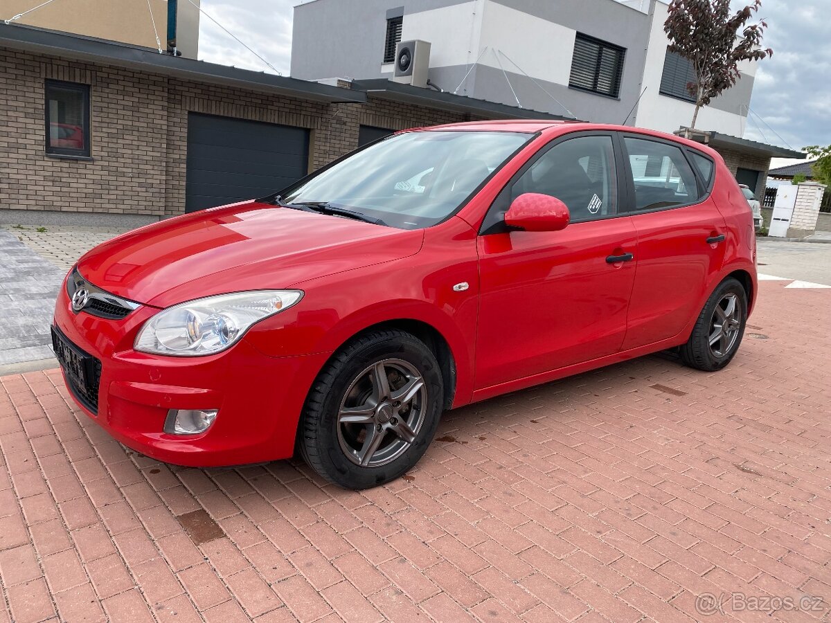 Hyundai i30 1.6 CRDI, r.v. 7/2009, klima, ALU kola, nová STK