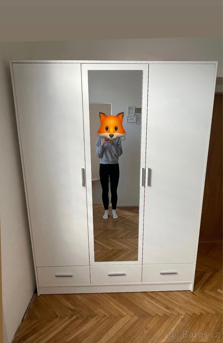 Šatní skříň