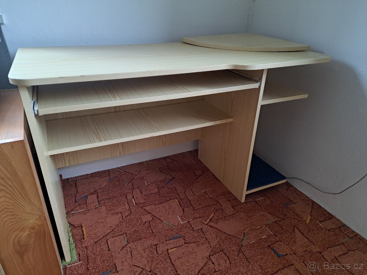 pc stůl