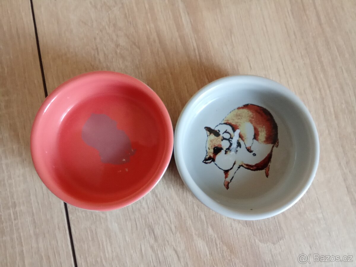 Dobrý den prodám domečky pro křečky a přepravku na ptáčky a