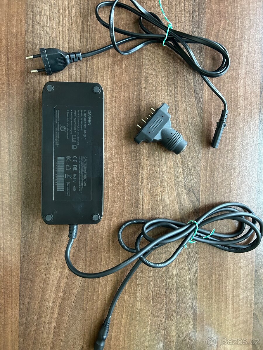 Nabíječka Darfon 42V 2A vc. Adaptéru pro baterie Darfon