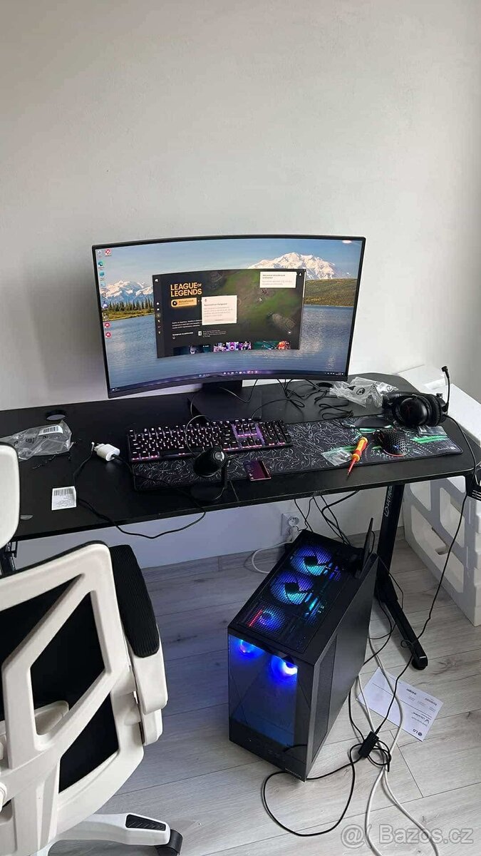 herní monitor