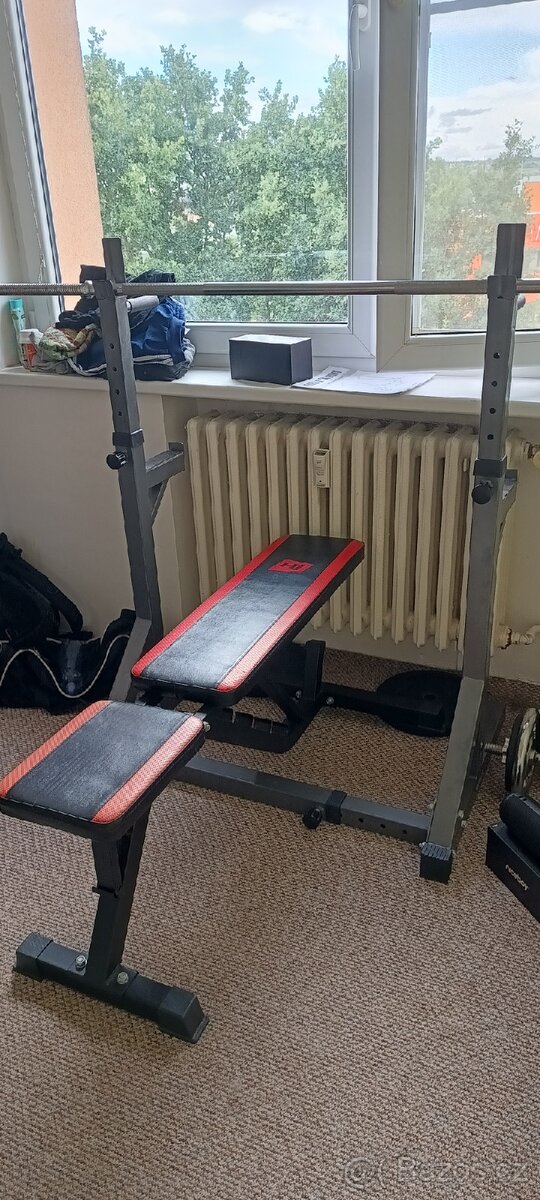 Sestava na bench, dřepy...